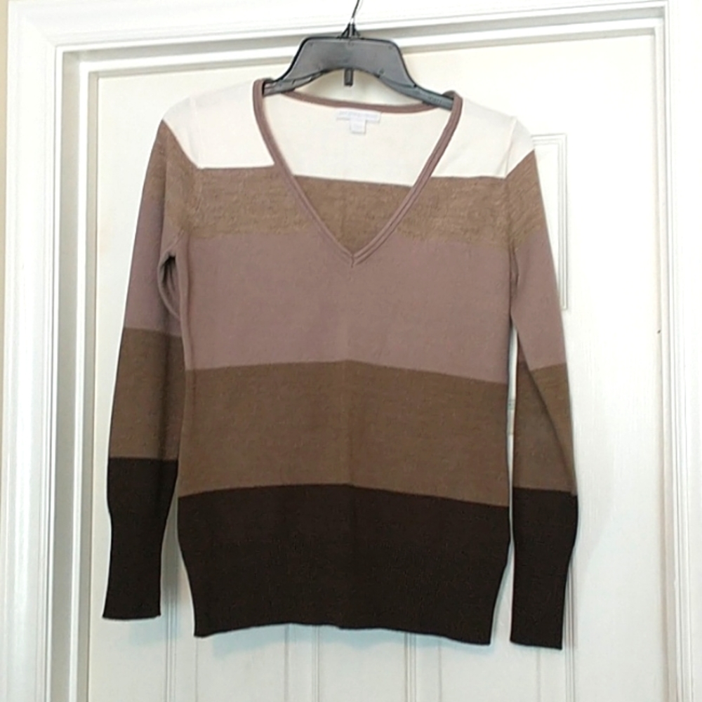 New York and company, size small, brown sweater